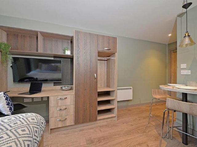 Studio for rent in St George's Quarter / Cultural Quarter, Calderstones