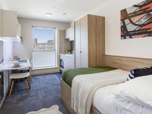 Studio for rent in Newtown, Reading