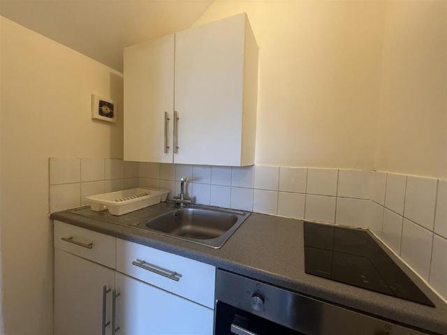 Studio for rent in Brunswick