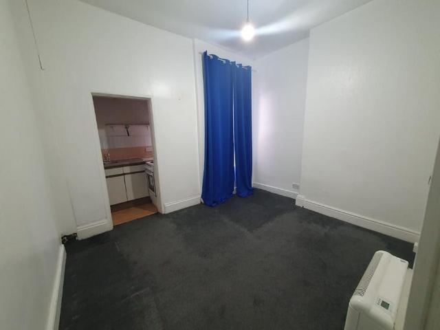 Studio for rent in Daisy Hill, Lee Bank