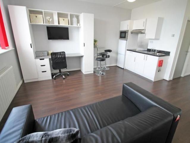 Studio for rent in St Ann's, Haddon