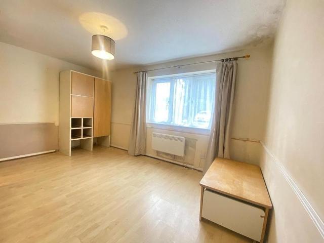 Studio for rent in Horsell, Woking