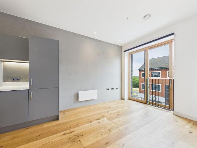Studio for rent in Hanley, Stoke-on-Trent