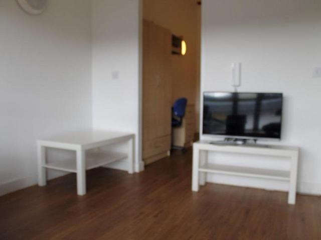 Studio for rent in St. Mildred's, The Bridge