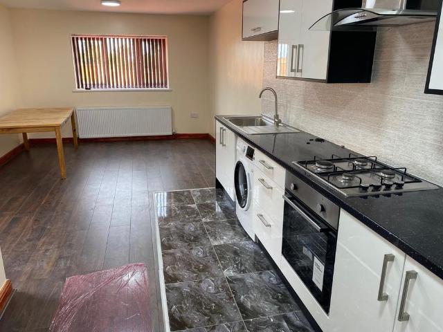 Studio for rent in Leyfields, Kettlebrook
