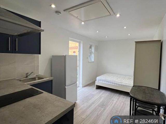 Flat for rent in Grays, Essex