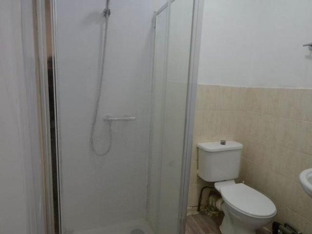 Studio for rent in London, Isle Of Man