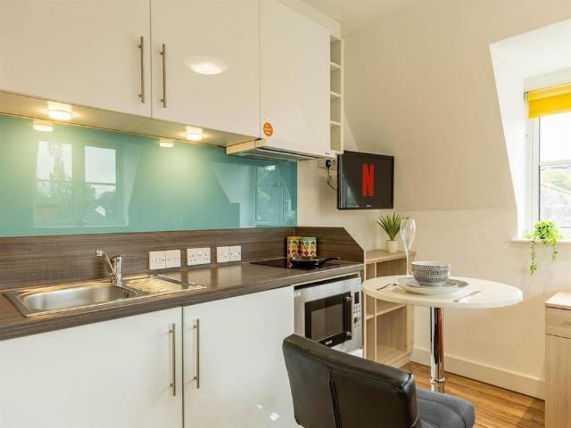 Studio for rent in Watergate, Devon
