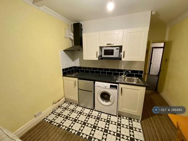 Studio for rent in Ladywood, West Midlands
