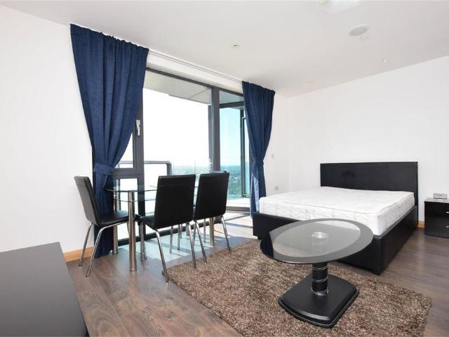 Flat for rent in Greater London