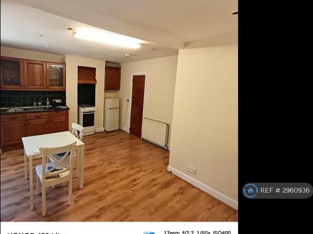 Flat for rent in London Borough of Lewisham, Greater London
