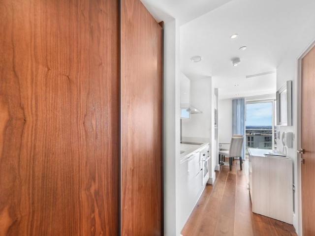 Studio for rent in Poplar Grove, Greater London
