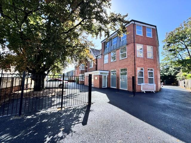 Flat for rent in West Cliff, Bournemouth