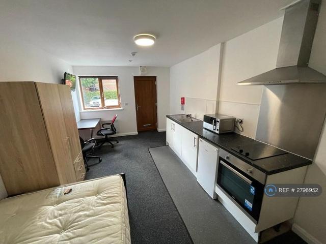 Studio for rent in Elmfield, Leicestershire