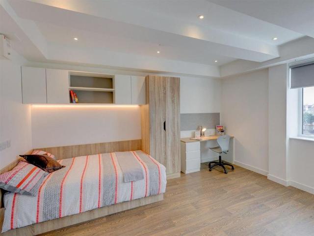 Studio for rent in West Hoe, Mount Wise