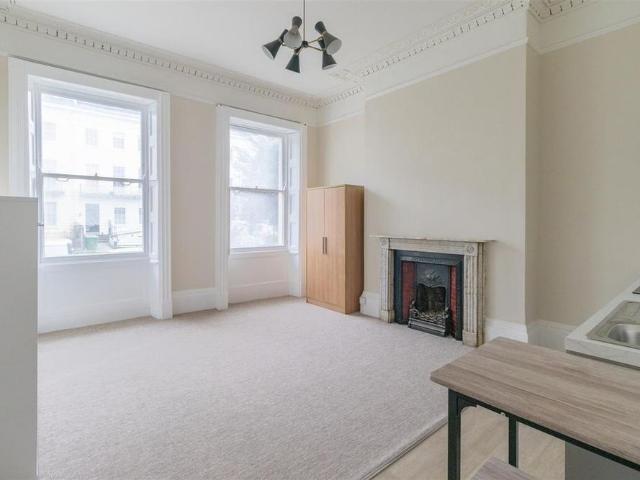 Studio for rent in Prestbury, Golden Valley