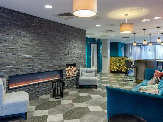 Studio for rent in Plasnewydd, Falcon Lodge