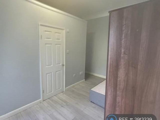 Studio for rent in West Hackney, Greater London