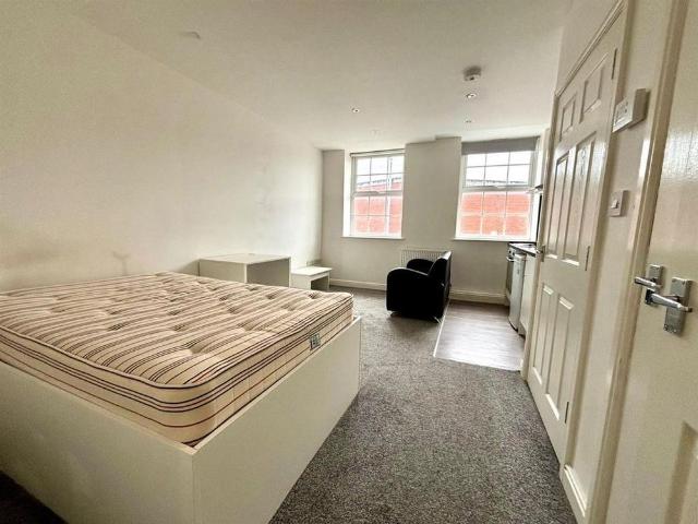 Studio for rent in Hanley, Stoke-on-Trent