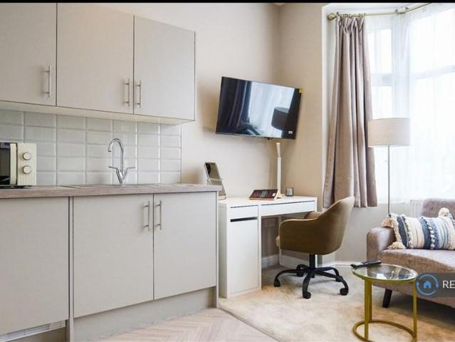 Studio for rent in Cheylesmore, West Midlands