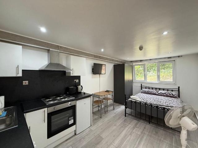 Flat for rent in South Hampstead, Isle Of Man