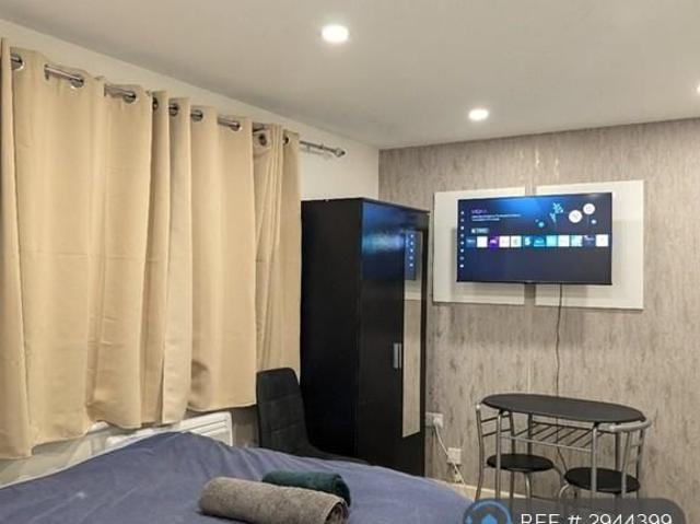 Studio for rent in Ramsden, Greater London