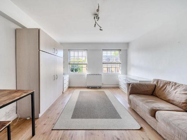 Studio for rent in Putney, Greater London