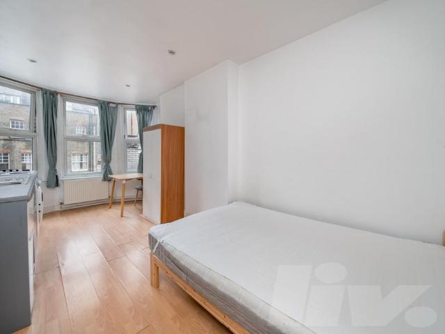 Flat for rent in South Kensington, Greater London