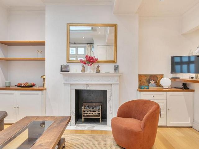 Studio for rent in Brompton, Greater London