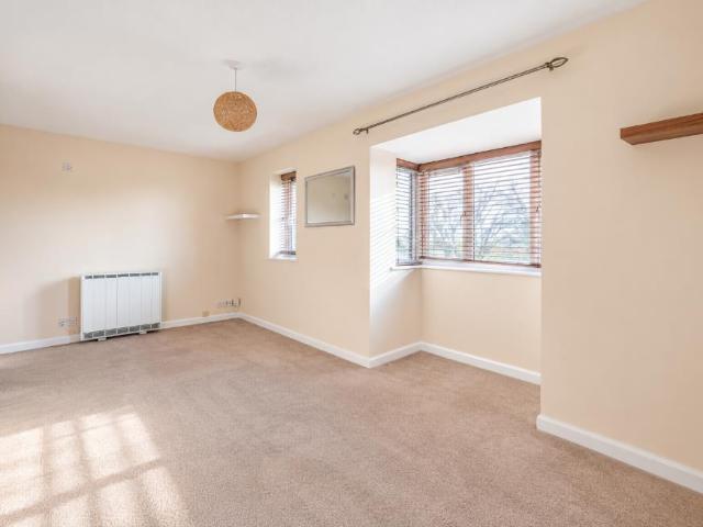 Studio for rent in Slough