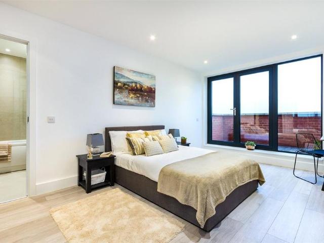 Studio for rent in Wealdstone, Greater London