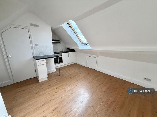 Flat for rent in Highbury, Isle Of Man