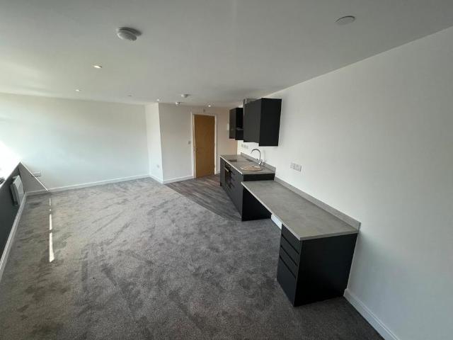 Studio for rent in Hanley, Stoke-on-Trent