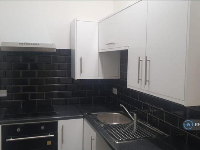 Studio for rent in Phippsville, Northampton