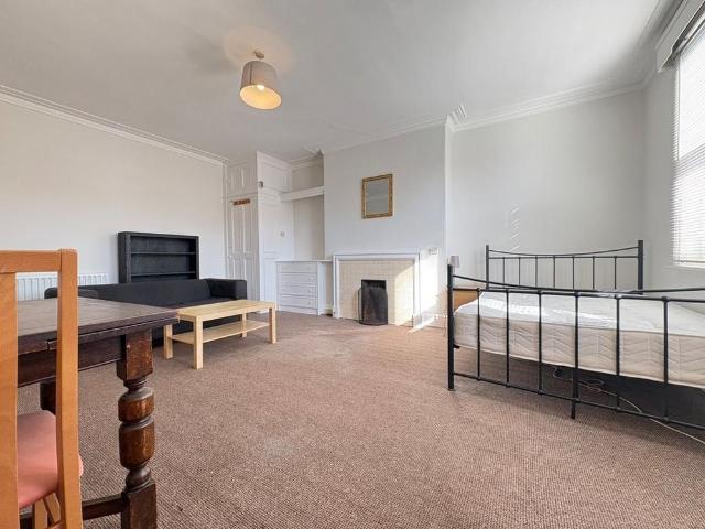 Studio for rent in Camp Field, Leeds