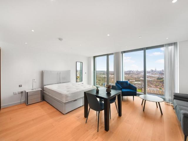 Flat for rent in Canary Wharf, Greater London