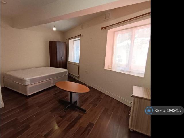 Flat for rent in Elephant and Castle, Greater London