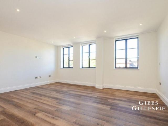 Studio for rent in The Cedars Estate, Three Rivers