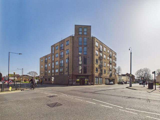 Flat for rent in Slough