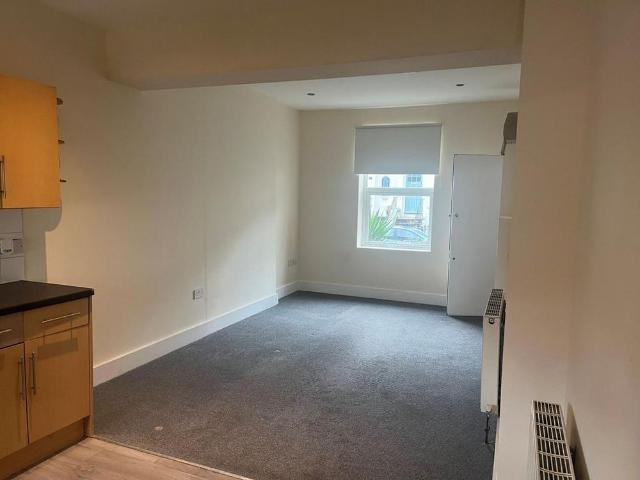 Studio for rent in Tower Hamlets, Ash