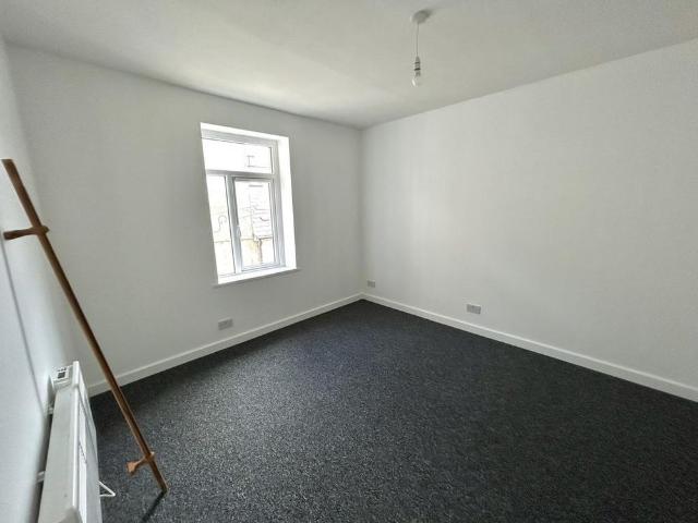 Studio for rent in Cwm Talwg, Barry