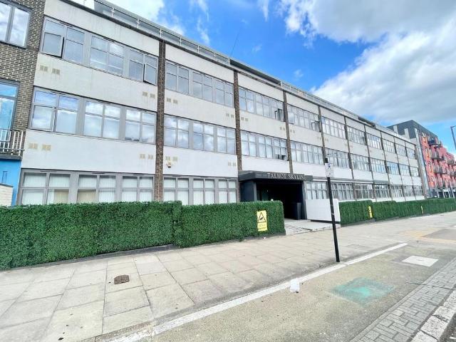 Studio for rent in Lane, Greater London