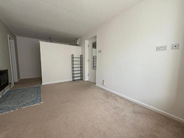 Studio for rent in Kingswood, Hull