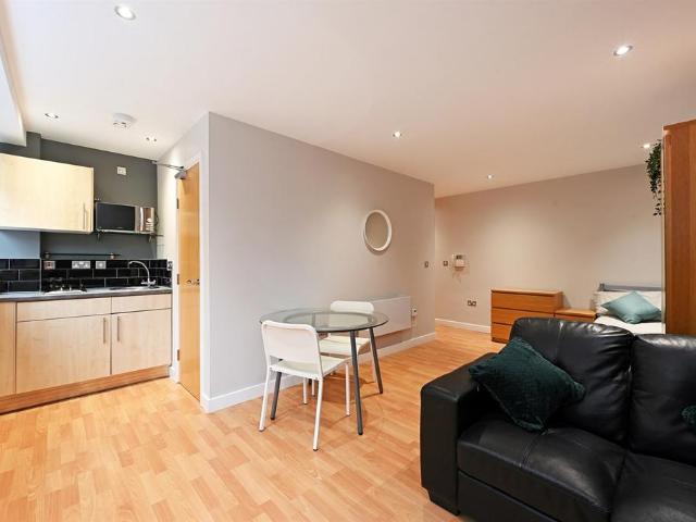 Flat for rent in Devonshire, South Yorkshire