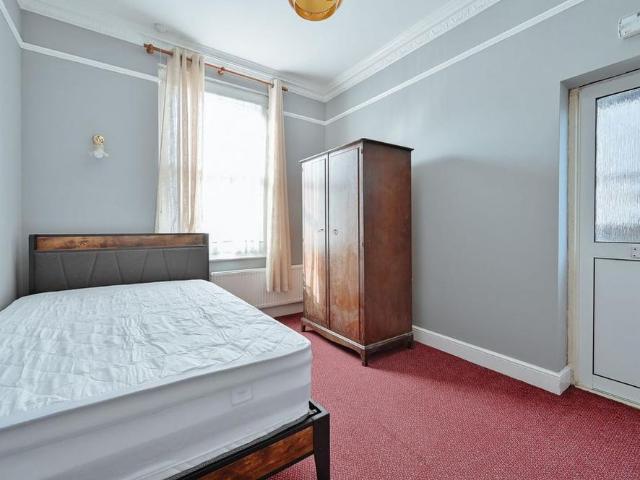 Studio for rent in Bushey