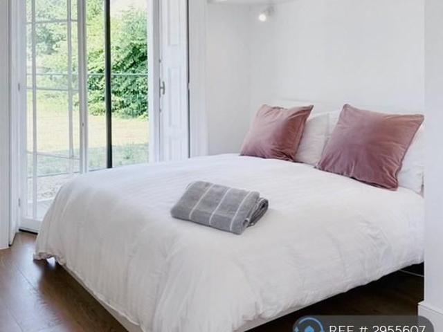 Studio for rent in Arbury, Cambridgeshire