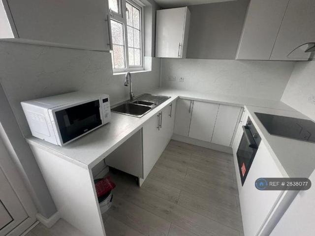 Studio for rent in The Slade, Oxfordshire