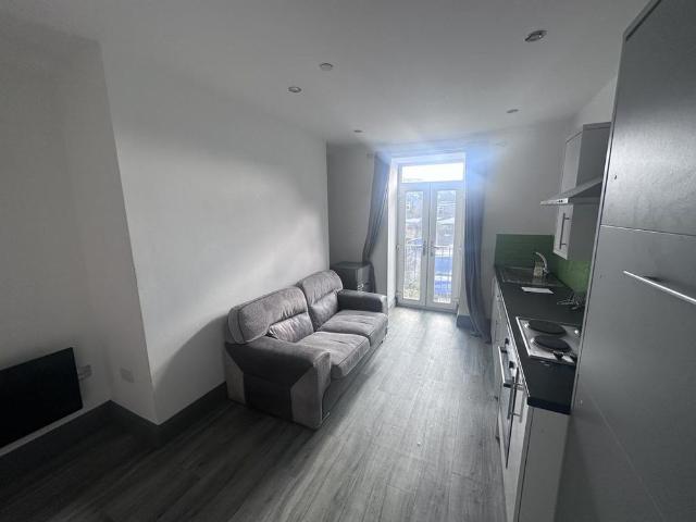 Studio for rent in Mount Pleasant, Nangreaves