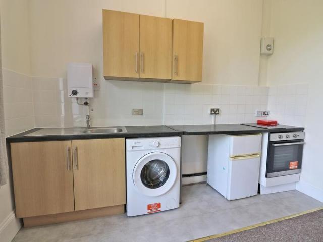Studio for rent in London Borough of Ealing, Perivale