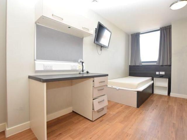 Studio for rent in City Centre, South Yorkshire